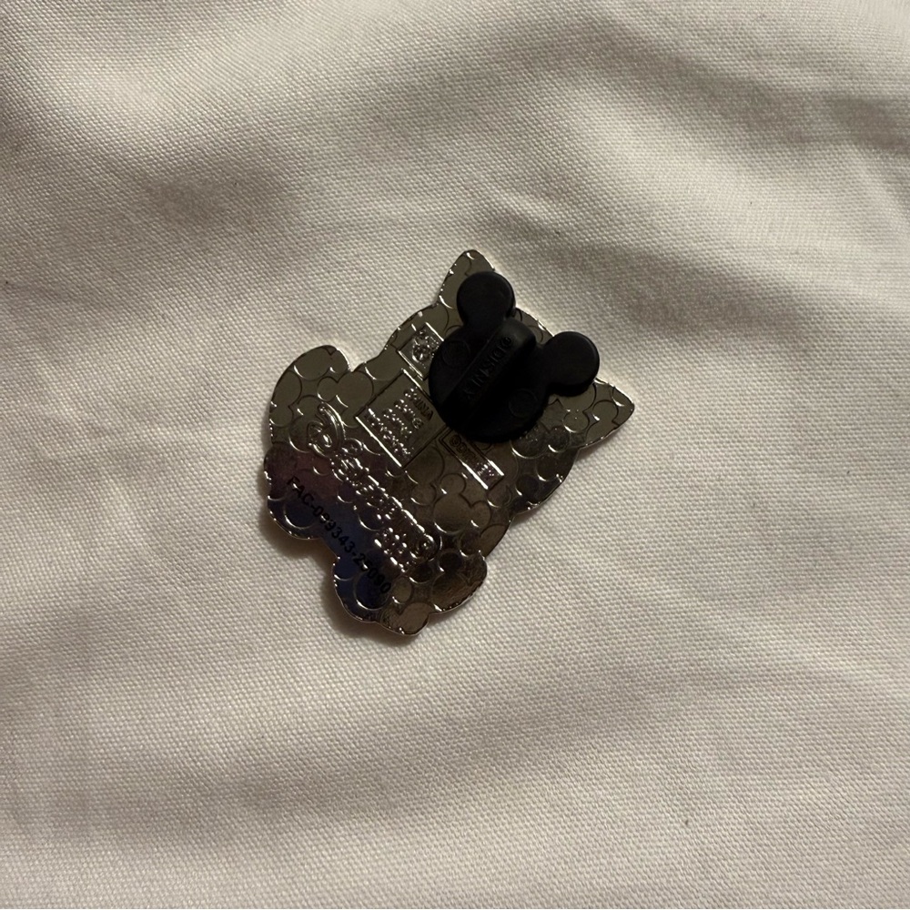 Adorable Mochi Big Hero 6 Pin - Picture 2 of 2